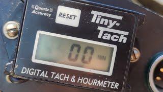 Замена батарейки в счётчики моточасов!  tiny tach hour meter