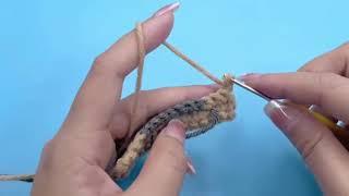 Quynh Lan shows how to weave totoro squares part 2