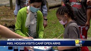 Maryland first lady visits Camp Open Arms to teach art class