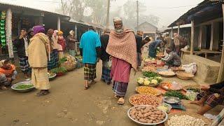 কুয়াশামাখা শীতের সকালে চর এলাকার গ্রামের বাজার। Village Market in Bangladesh। Village Market Vlog