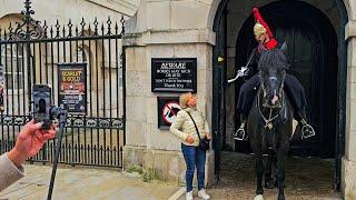 GET OUT OF THE BOX! GUARD'S SWORD GESTURE LEAVES TOURIST SPEECHLESS at Horse Guards!