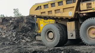 loaders-1850 big – the world’s biggest front-end wheel loaders-1850 loading BELAZ DUMPER 240 TONE