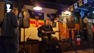 Олег Сурков (Палево) – За Дверью (акустика Backyard Pub 07.10.2023)