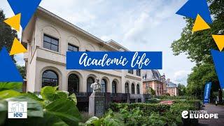 Simon presents academic life at the Institut d'études européennes