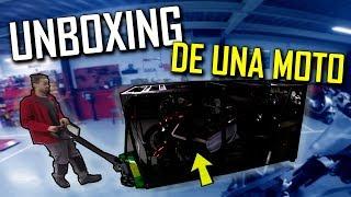 UNBOXING de MOTO & PRUEBA de Honda CB 125R 2018