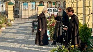 Лавра 21.08.24, жива и молится. И Церковь наша стояла, стоит, и стоять будет до скончания века!