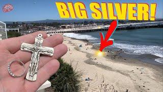I Found BIG SILVER Metal Detecting a ‘Hunted Out’ Beach!!