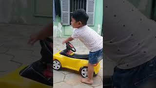 AmretA plays with a toy car Ep 1013 #shortsvideo2022 #amreta #amretadailyact