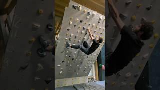Carries V1, 6B+/V4 #moonboard