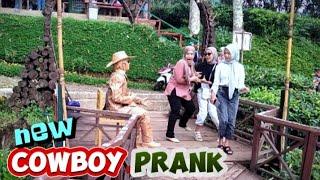 Funny Statue Prank - Hilarious Scream and Laughter