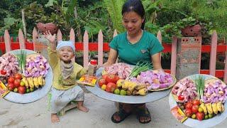 Harvest wild tubers to sell at the market - Cook yams with pork ribs to eat with your baby