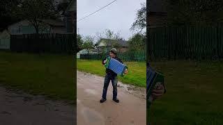 Слёзы Ручьём,Хоть Не Слушай!! Избушка #песня #гармонь #деревня