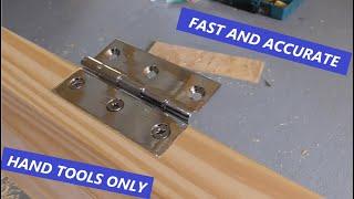 Cutting a door hinge in 96 seconds with a Pro carpenter***ONLY HAND TOOLS***