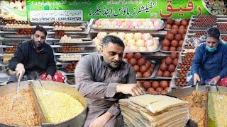 Rafiq Sweet Mochi Gate Lahore | 60 Years Oldest Sweet Shop | Lahore Street Food @FoodSearchers