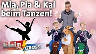 Kann Kai tanzen? Eineiige Zwillinge Mia & Pia (6) zeigen ihre Tanzkünste! | Klein gegen Groß