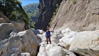 Hiking Bungonia Gorge, Red and Green Track in the clockwise direction