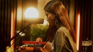 NIKI - Shouldn't Couldn't Wouldn't (Live) | Acoustic Sessions