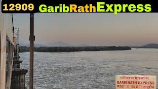 12909 Bandra Terminus to Hazrat Nizamuddin || India's Fastest Garib Rath Express full Train Journey