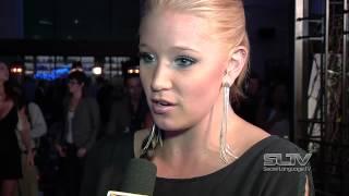 SLTV: Actress Kristen Renton talks about working with Charlie Sheen on "Anger Management"