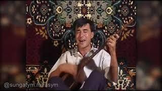 Aman Kadyrow (dutarda) Yaranlar