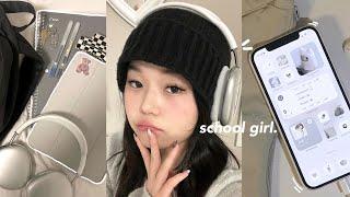 PINTEREST SCHOOL GIRL10-min soft daily makeup | what's in my backpack | aesthetic iPhone tour