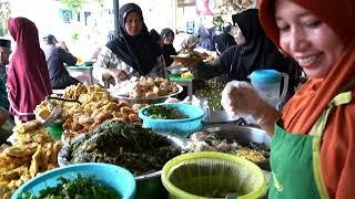 PALING VIRAL DI KOTA NGANJUK!!! PADAHAL CUMA KRUPUK PECEL TAPI PEMBELINYA BANYAK DARI LUAR KOTA