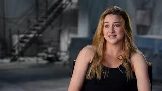 Divergent - Shailene Woodley as Beatrice "Tris" Prior (Exclusive Interview)