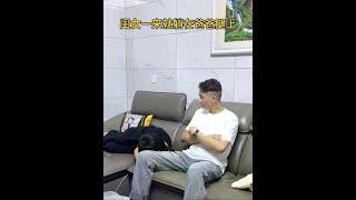 能让这老头时刻关注且在意，恐怕只有她的宝贝女儿能做到了 #爸爸的小棉袄 #父女日常 #温馨画面#父女亲子日常#亲子互动视频#女儿