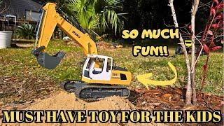 This RC Excavator Is Too Cool With 3 Attachments And 2 Batteries You Will Have Hours Of Fun