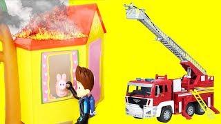 Driven by Battat, Peppa Pig Fire Rescue, Halloween Surprises, Driven By Battat Mini Crate Surprise