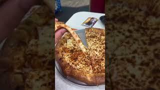 Trying Chuck E Cheese pizza