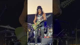  Wonder what Slash is saying to himself?  