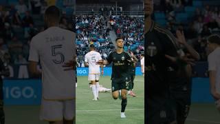 CALMA - Kevin after smashing it into the crossbar and in  #RCTID x #SomosTimbers 