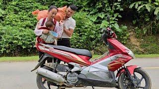 An unexpected encounter on the road.  Single mother was helped by a kind man