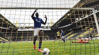 Paliza del Borussia Dortmund al Shalke 04 en un estadio vacío