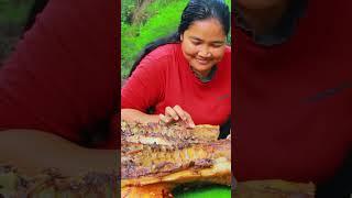 Roast wild boar #primitivevillagelife #mukbang #primitivevillage #catchingfish #village_cooking