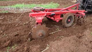 Rastra rompedora TATU ATCR + Tractor SAME Laser 130 / SATURNIA COSTA RICA