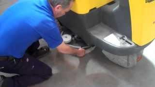 Ride on Srcubber Drier Demo by Morclean