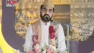 Mehfil-e-Zikr-e-Mustafa(S.A.W)  Rafiq Shaikh Fareedi Performing Naqaabat on Stage.flv