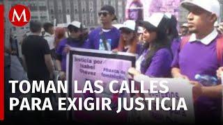 Protestan familiares de víctimas de feminicidio en el zócalo de la CdMx