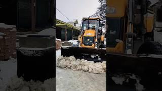 Heavy Snowfall in Shimla / Travel Evergreen / Snowfall #shorts #snowfallinshimla #shimlasnowfall