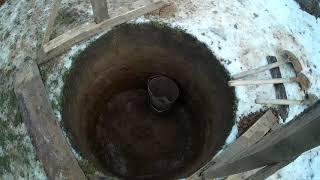 начали копать колодец и сразу пошла вода сколько еще копать помогут рамки