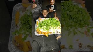 This tray can feed 5-6 people