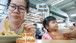 Con Gái Cùng Bố Mẹ Đi Ăn Sáng Ở Ngoài, Cuộc Sống Gia Đình Cô Dâu Việt Lấy Chồng Ở Malaysia