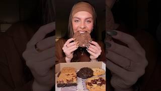 INSOMNIA COOKIES & MILK ASMR 🫢 #crunchymukbang #foodie #eating #insomniacookies #crispyasmr