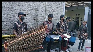 ANGKLUNG LARAS WULUNG,  KELILING KAMPUNG JAKARTA #angklung #angklunglaraswulung #senibudaya #ngamen