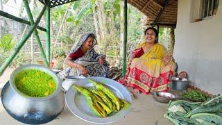 গোবিন্দভোগ চালের নিরামিষ খিচুড়ি তার সাথে বেগুন ভাজা |