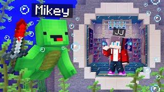 JJ Built a SECRET UNDERWATER House to Hide From Crazy Mikey in Minecraft (Maizen)