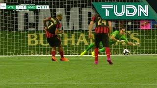 ¡Increíble! ¡Oscar Jiménez le ataja el penal a Josef Martínez!