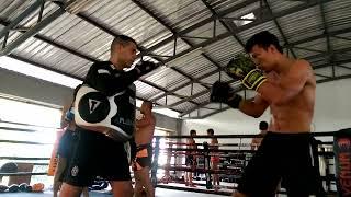 Sitthichai Sitsongpeenong training w/ Aziz Nabih at Sitsongpeenong Muay Thai Camp